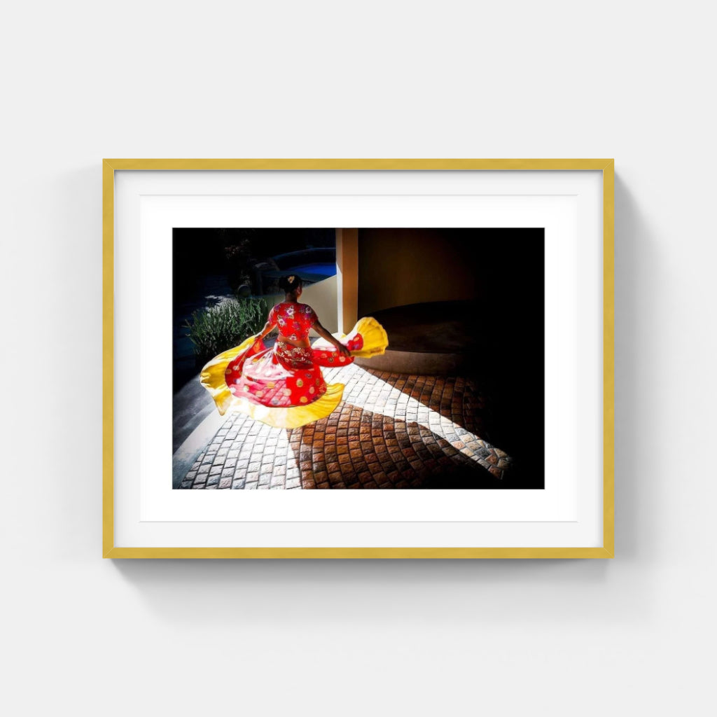 Lola Akinmade Åkerström - Dancing