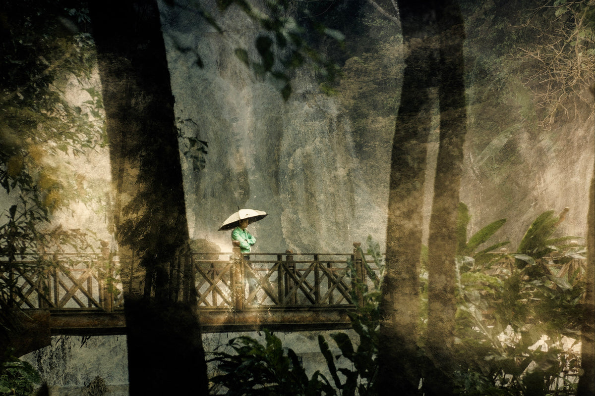 Catarina Kent - By the waterfall