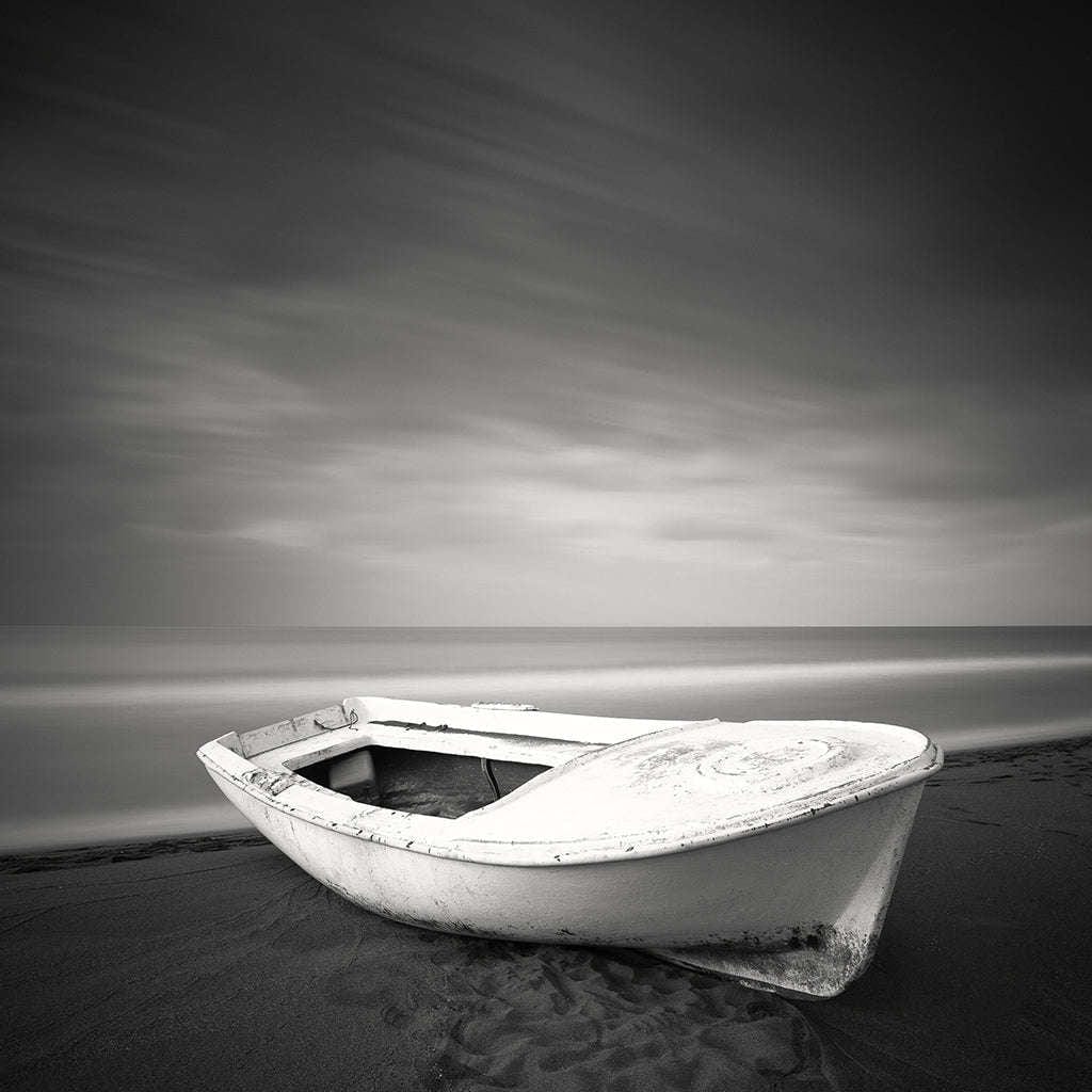 Galleri Mats Bergman Oramad Frang Dushaj - White Boat B33xH33